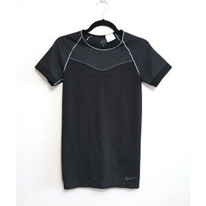 Nike Pro Hypercool Limitless Fitted Training T-Shirt Black 725647 Womens Large